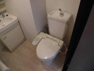 【トイレ】 | ハイツ吉田 | ウォシュレット機能付きのトイレです。
