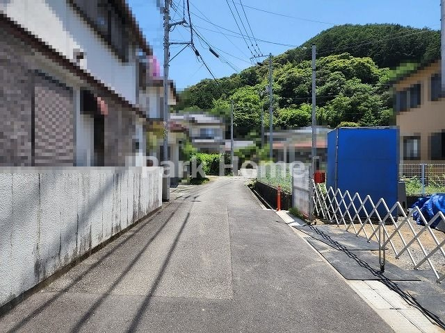 高知市神田-２号地-新築戸建ての前面道路含む現地写真