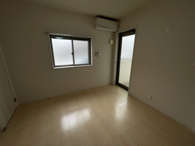 【居間・リビング】 | フジパレス東三国２番館 | 個人の部屋や寝室として使える洋室です