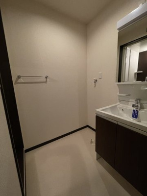 【洗面所】 | フジパレス東三国２番館 | 明るい洗面所です