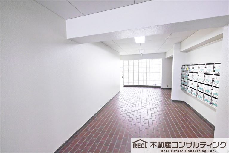 ジークレフ本山のエントランス