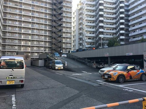 門前仲町スカイハイツの駐車場|敷地内の駐車場