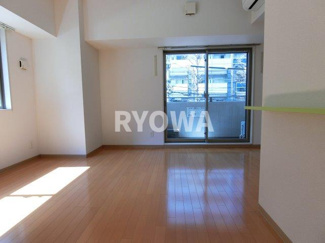 【居間・リビング】 | ジュネスコート綾瀬 | 掲載の写真は退去前の写真となります。