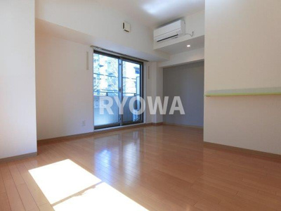 【居間・リビング】 | ジュネスコート綾瀬 | 掲載の写真は退去前の写真となります。