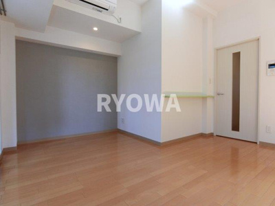 【居間・リビング】 | ジュネスコート綾瀬 | 掲載の写真は退去前の写真となります。