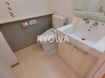 【トイレ】 | ジュネスコート綾瀬 | 掲載の写真は退去前の写真となります。