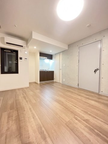 「防音マンション」Konomi Oyamaの洋室|こちらの居間で趣味の時間をお楽しみください