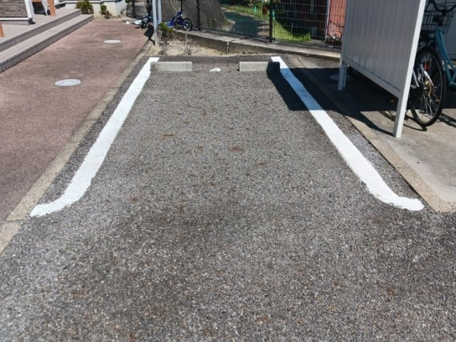 【駐車場】