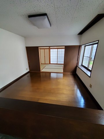 GINZA　R　昭和町の居間・リビング