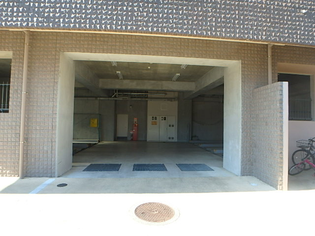 オグラビルディングの駐車場