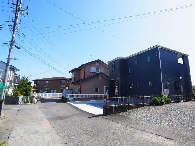 新築　高崎市下豊岡町第11　Livele Garden.S　1号棟の前面道路含む現地写真|北側接道幅員約3.8ｍ
