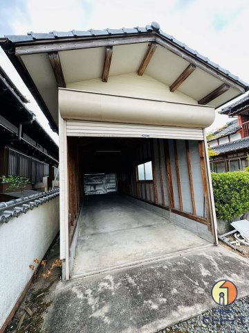 八女市馬場中古住宅の駐車場