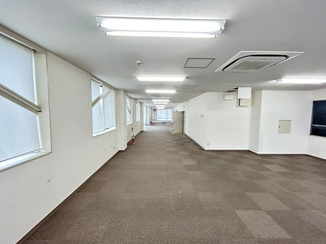 幸和ビルの内装