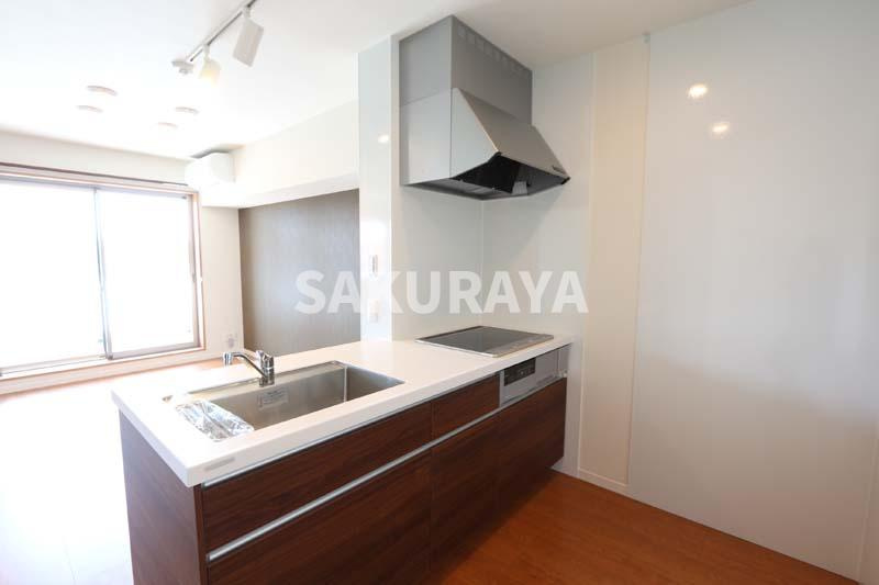 ラ・ルーチェのキッチン|現況と異なる場合がございます。