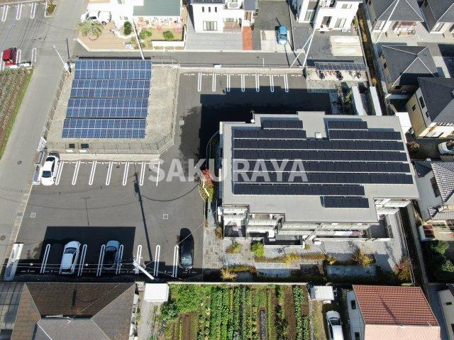 ラ・ルーチェの駐車場