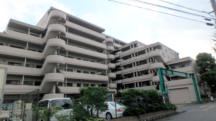 中銀稲荷山公園マンシオンの外観