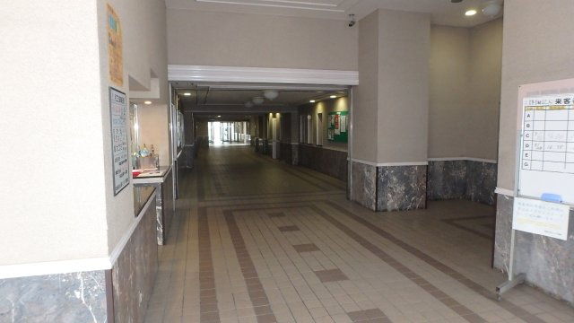 中銀稲荷山公園マンシオンのロビー