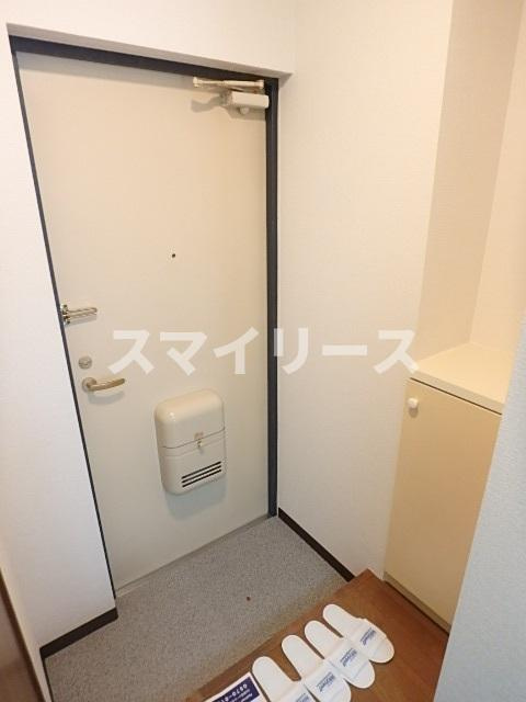 SAビルの玄関