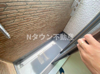 【バルコニー】 | サイプレスト松原町 | 外からの目が気にならないバルコニーで洗濯物が干せます