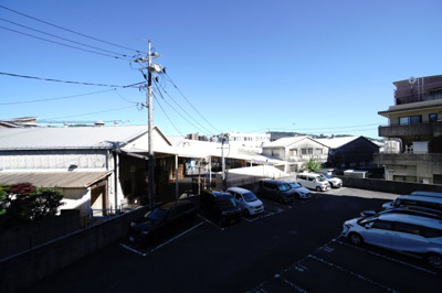 【展望】 | 【上質リフォーム】グラン・コート西原 | 【四季を感じる】
四季の移ろい・爽やかな青空や風を感じられ
自然を愉しめるパノラマビュー。
毎日の暮らしに余裕を感じさせてくれる、
遮る物の無い開放的な眺望を是非、ご堪能ください。