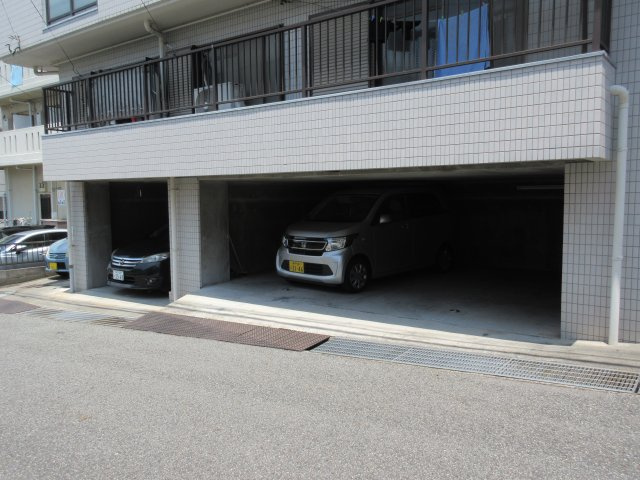 With赤羽の駐車場