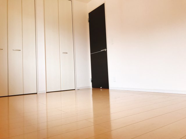 サンセール成田の洋室