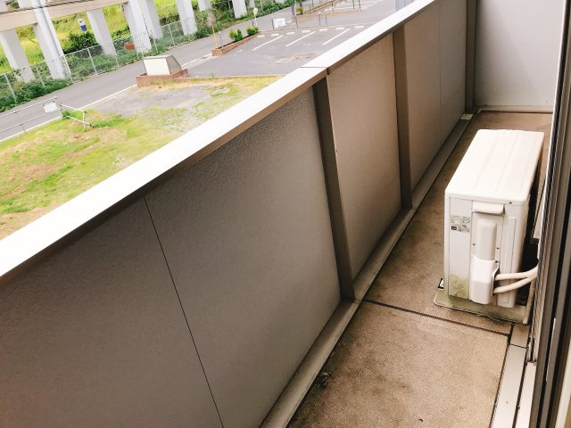 サンセール成田のバルコニー