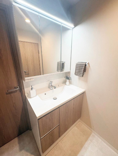 クレール亀戸　角　部屋　リ　ノベーションの独立洗面台