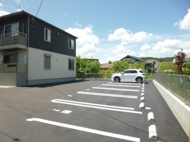 倉敷市酒津のアパートの駐車場