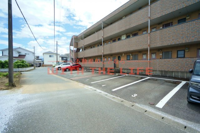 メディアハウスキャビン【キャッシュバック対象物件】の駐車場|駐車場があります