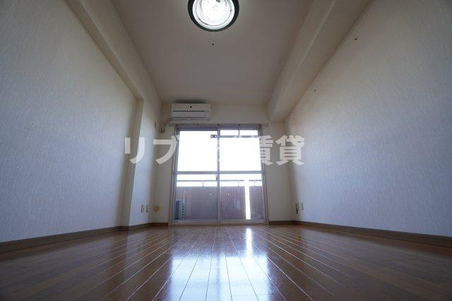 青葉の森公園通り９号棟の洋室