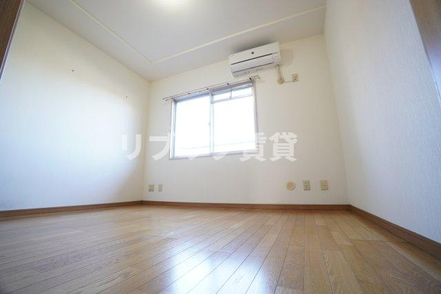 青葉の森公園通り９号棟の洋室