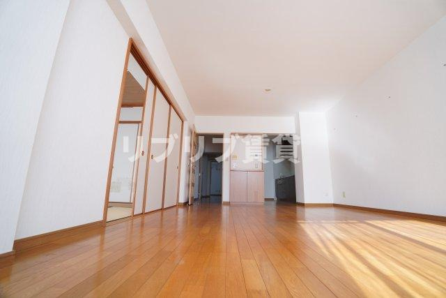 青葉の森公園通り９号棟の居間・リビング