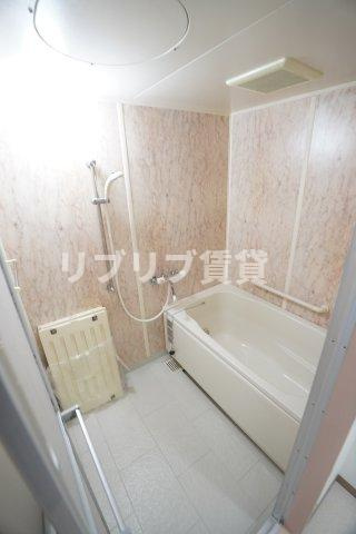 青葉の森公園通り９号棟の浴室