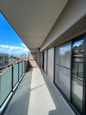 【バルコニー】