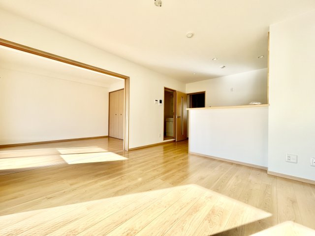 ハピネス紀和の居間・リビング