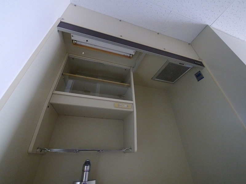 クレアーレ学園前のキッチン|コンパクトなキッチンで掃除もラクラク