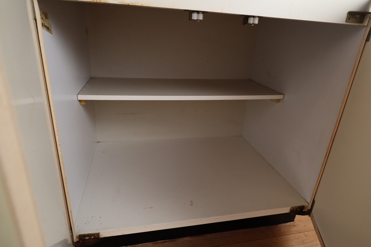 日の出コーポのその他|キッチン下にも収納スペースがあります
