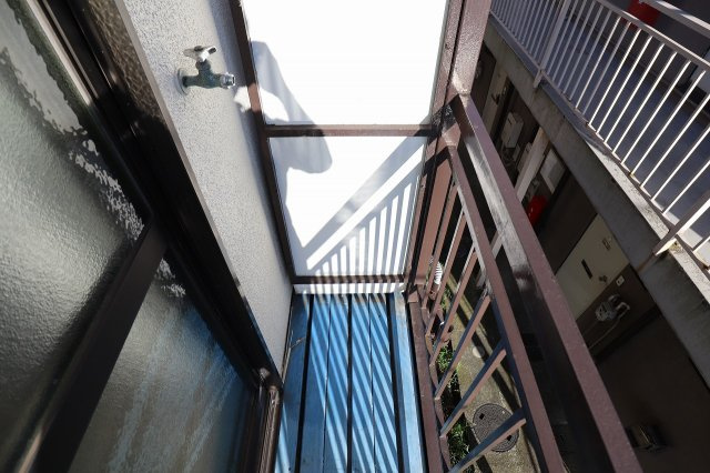 日の出コーポの設備|室外洗濯機置き場です