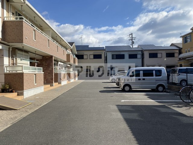 太子堂ガーデンハイツ1の駐車場