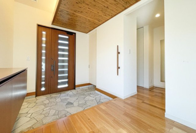 【玄関】 | ◆南区福田◆高級住宅◆太陽光、HEMSシステム付の二世帯向け住宅◆ | 詳細はお問い合わせください♪