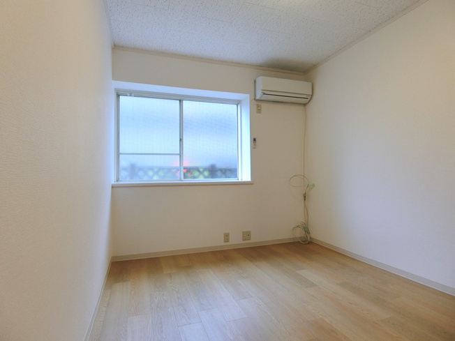 【寝室】 | 洋室