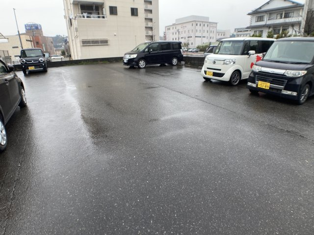 協和ビルの駐車場