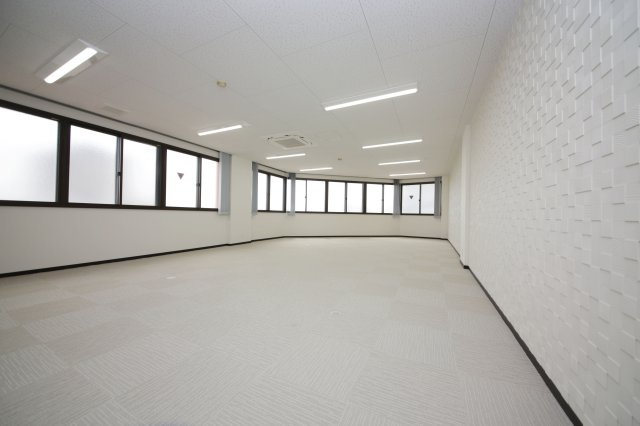 協和ビルのロビー