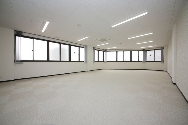 協和ビルの居間・リビング