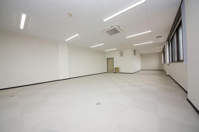 協和ビルのロビー