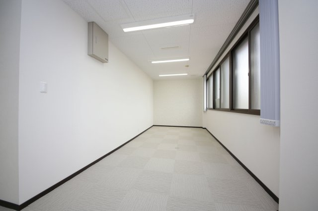 協和ビルの居間・リビング