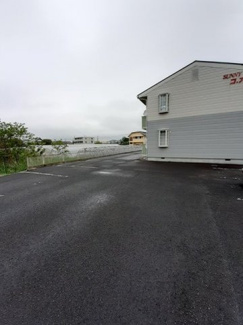 【駐車場】 | ＳＵＮＮＹコ・アＡ | 駐車場があるので、車を買う予定の方も安心です