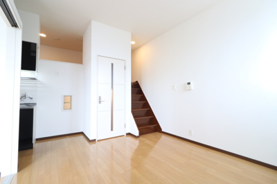 【居間・リビング】 | カーサグランデ千早 | 別号室の写真になります。現況優先。