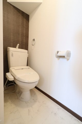 【トイレ】 | カーサグランデ千早 | 別号室の写真になります。現況優先。